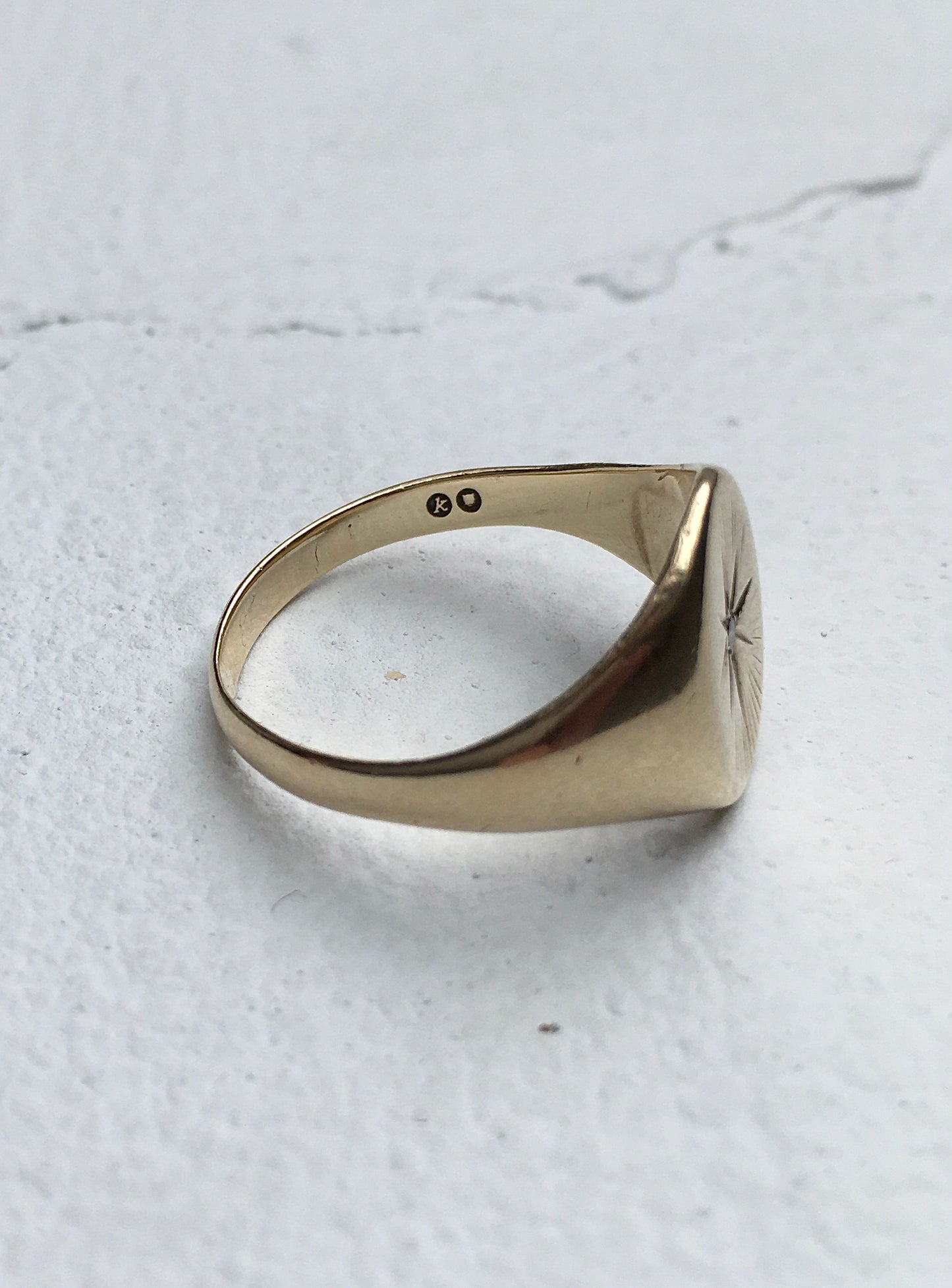 1960s 9ct Gold Diamond Signet