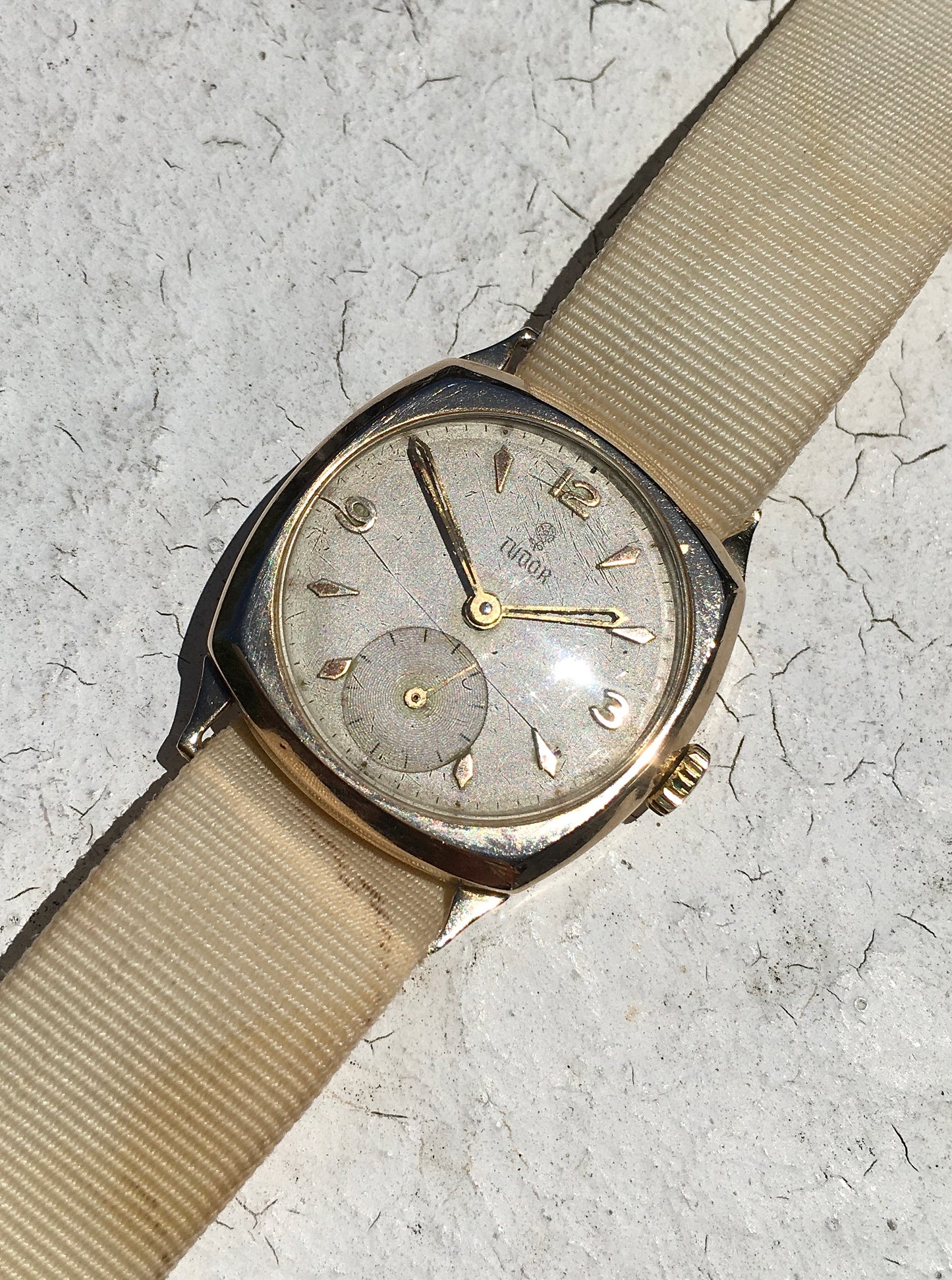Vintage 1950s 9ct Gold Tudor