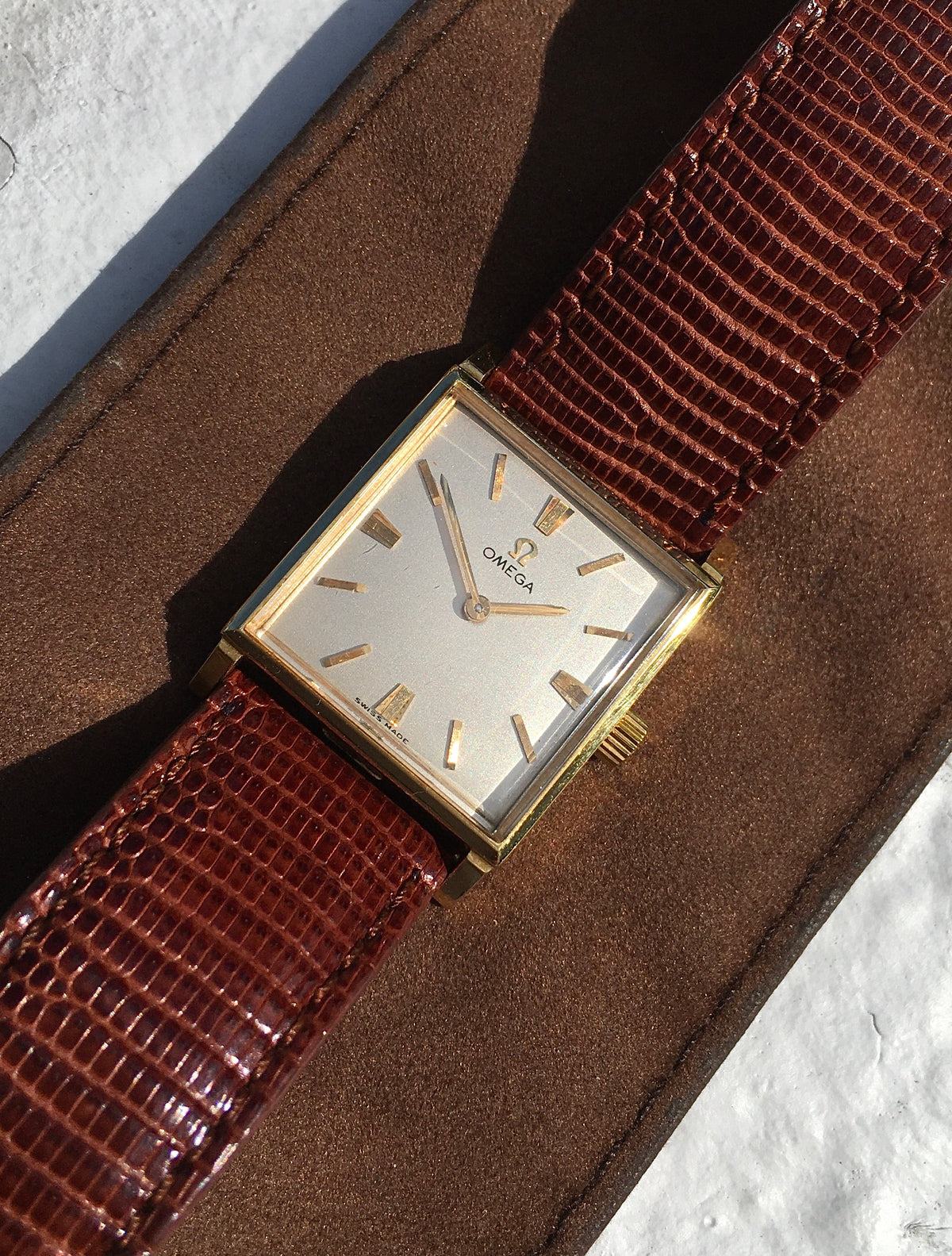 Vintage 1960s 18k Omega
