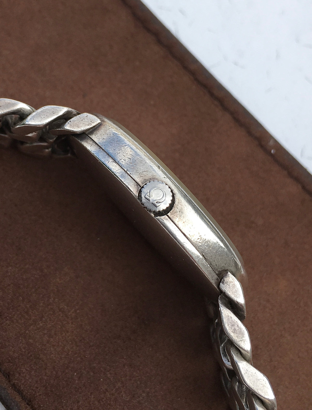 Vintage 1970s Jeux d’Argent Omega De Ville
