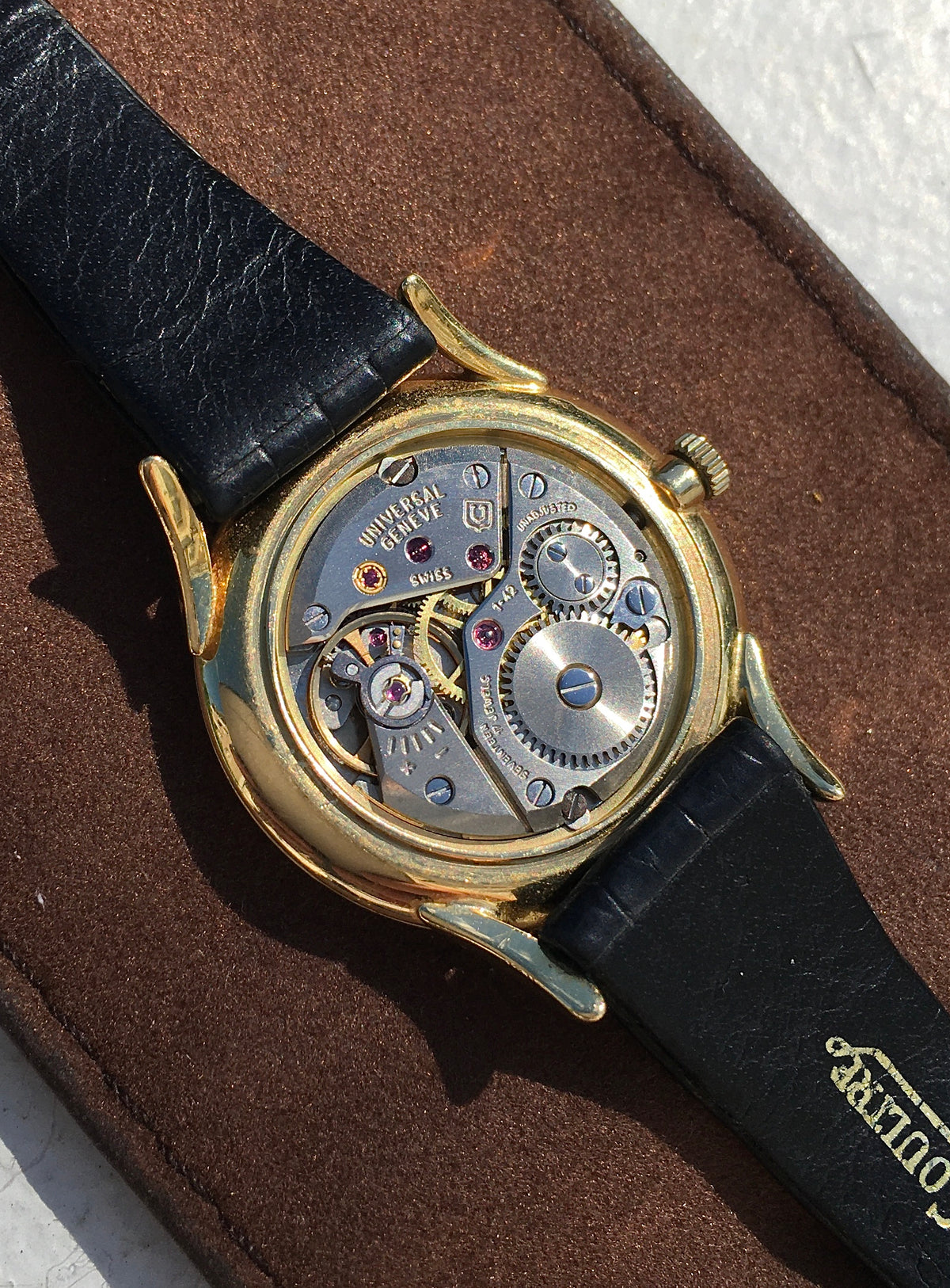 Vintage 1970s 18k Universal Genève