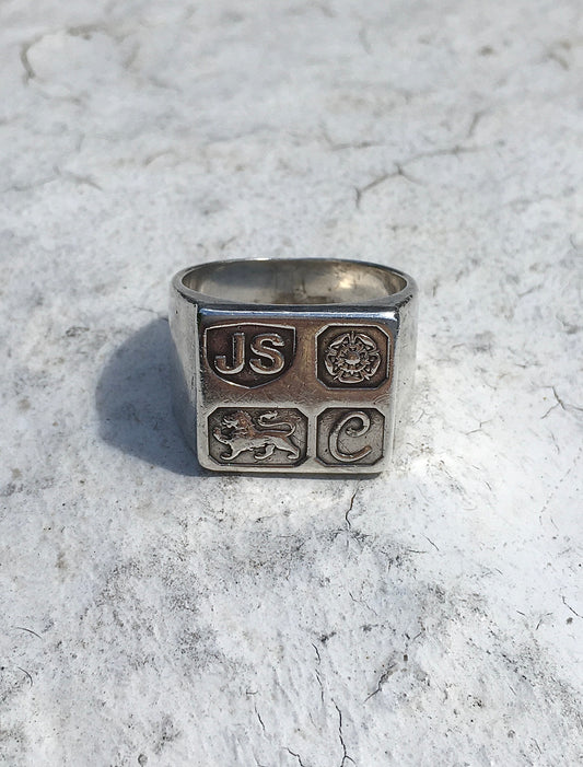 Vintage 1970s Sterling Silver Hallmark Ring