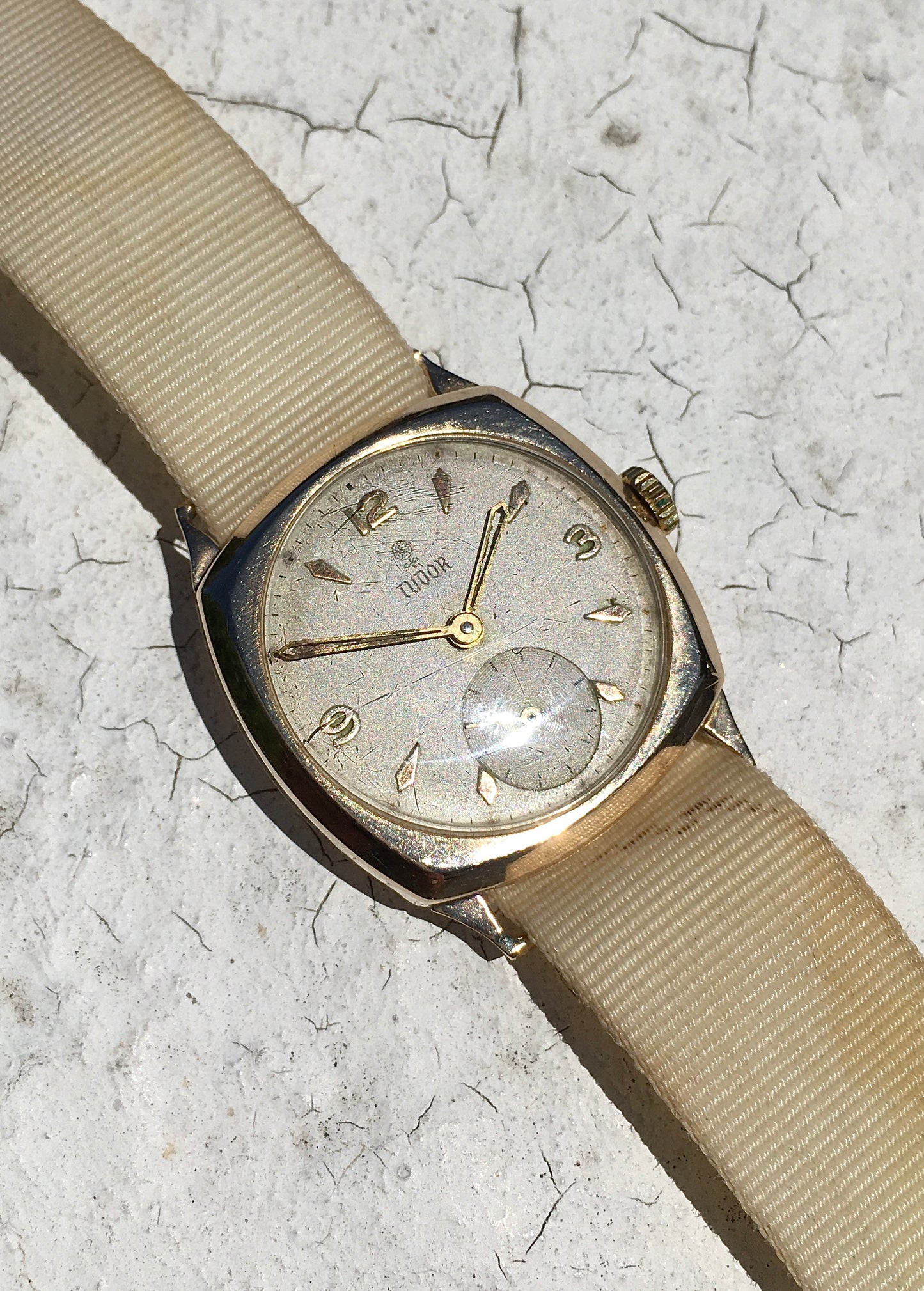 Vintage 1950s 9ct Gold Tudor