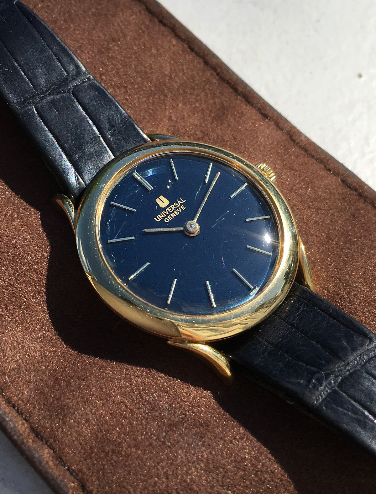 Vintage 1970s 18k Universal Genève