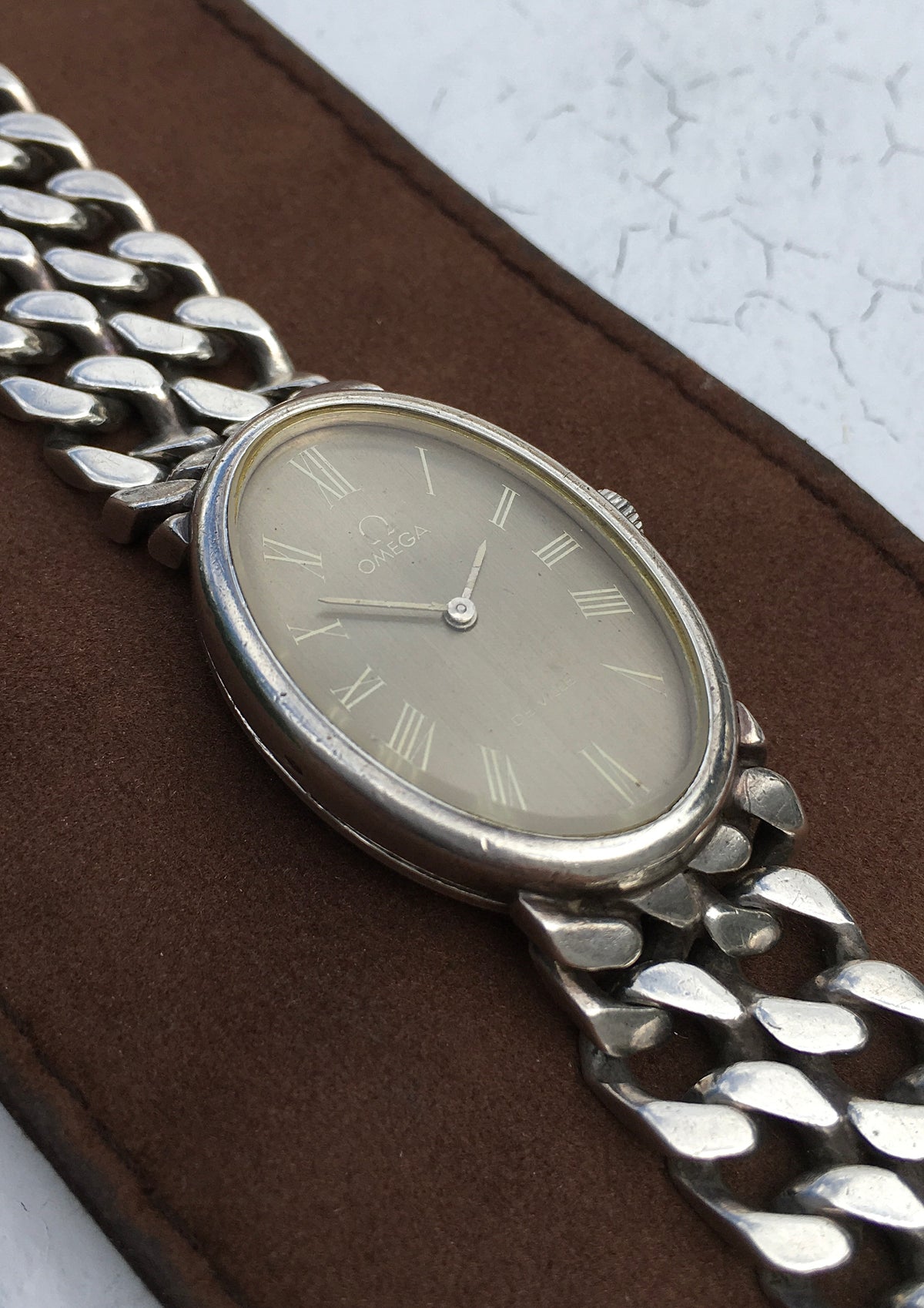 Vintage 1970s Jeux d’Argent Omega De Ville