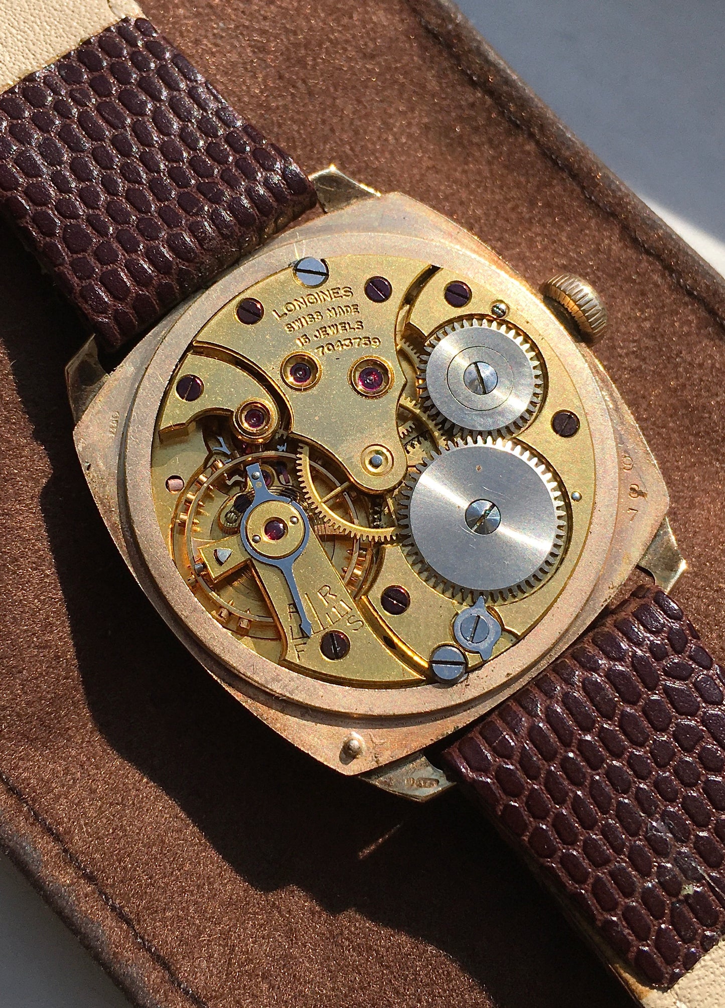 Vintage 1940s 9ct Gold Longines