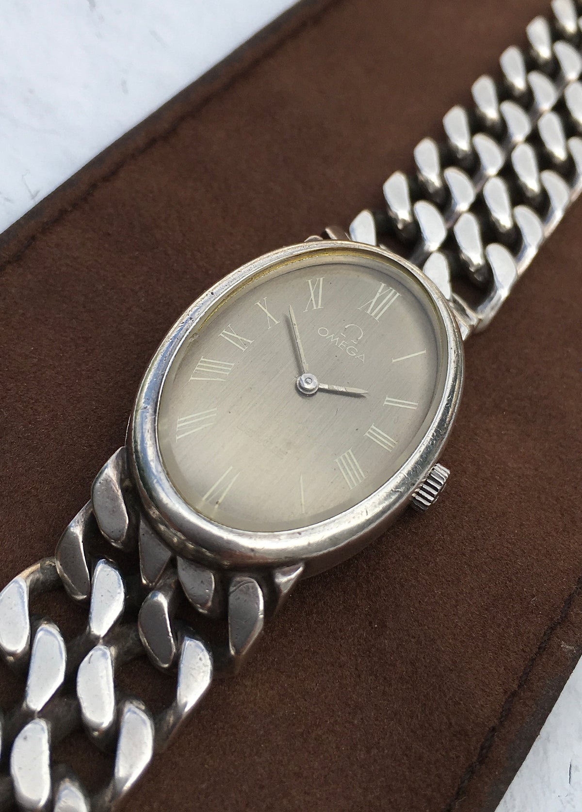 Vintage 1970s Jeux d’Argent Omega De Ville