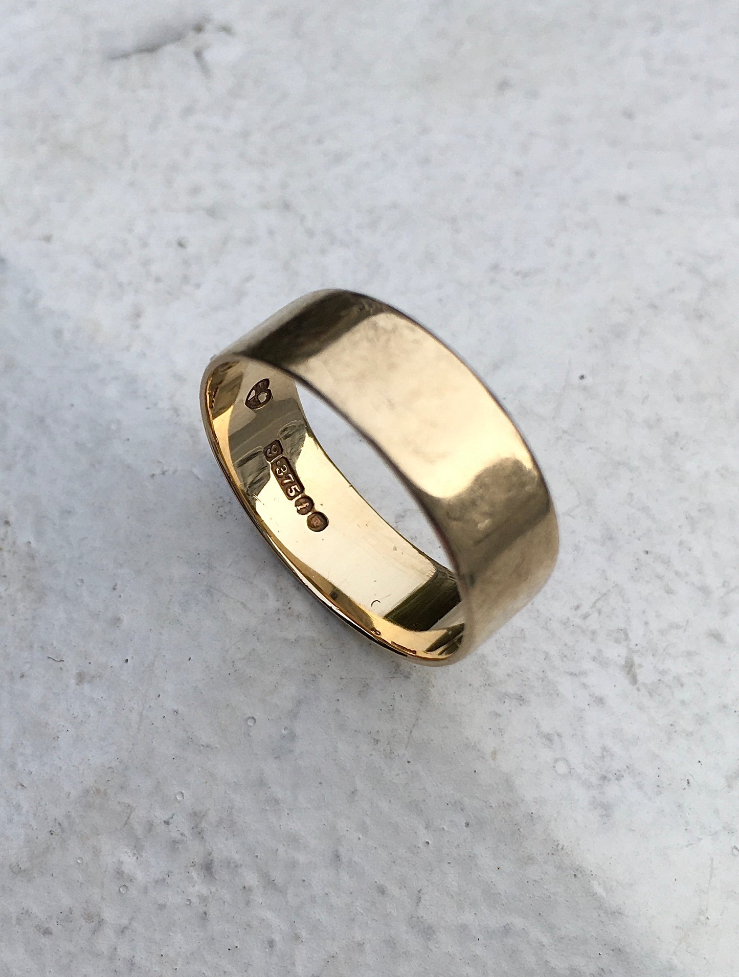 Vintage 1960s 9ct Gold Band