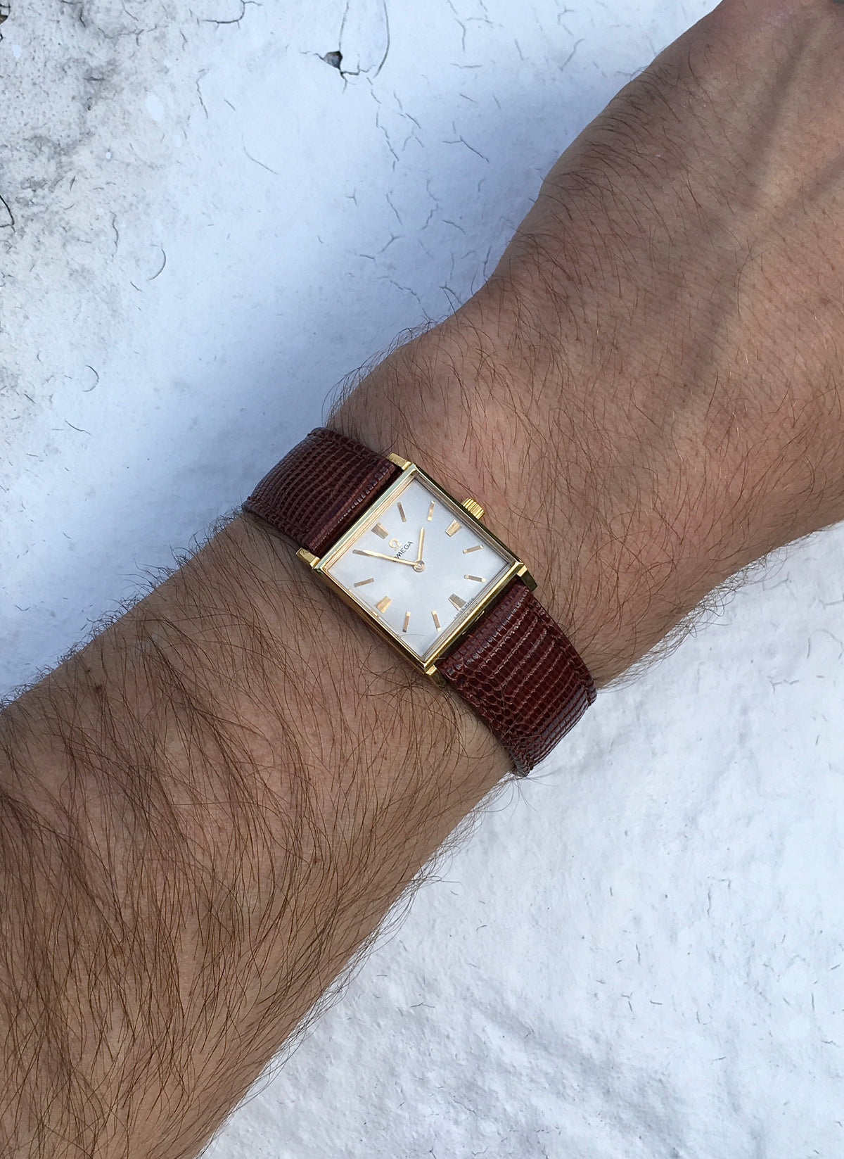 Vintage 1960s 18k Omega