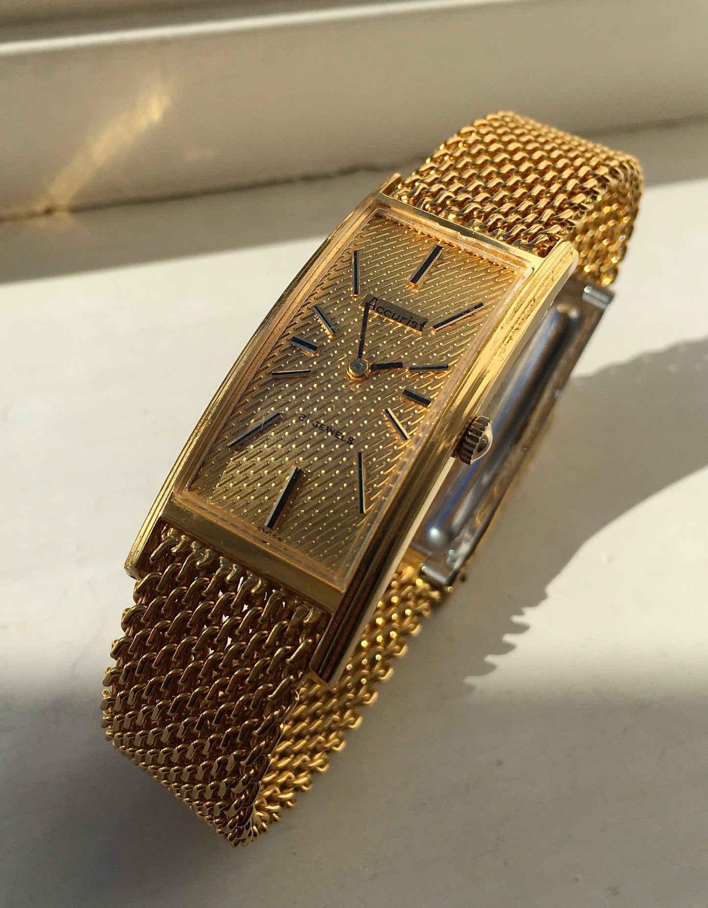 Vintage 1970s Golden Accurist