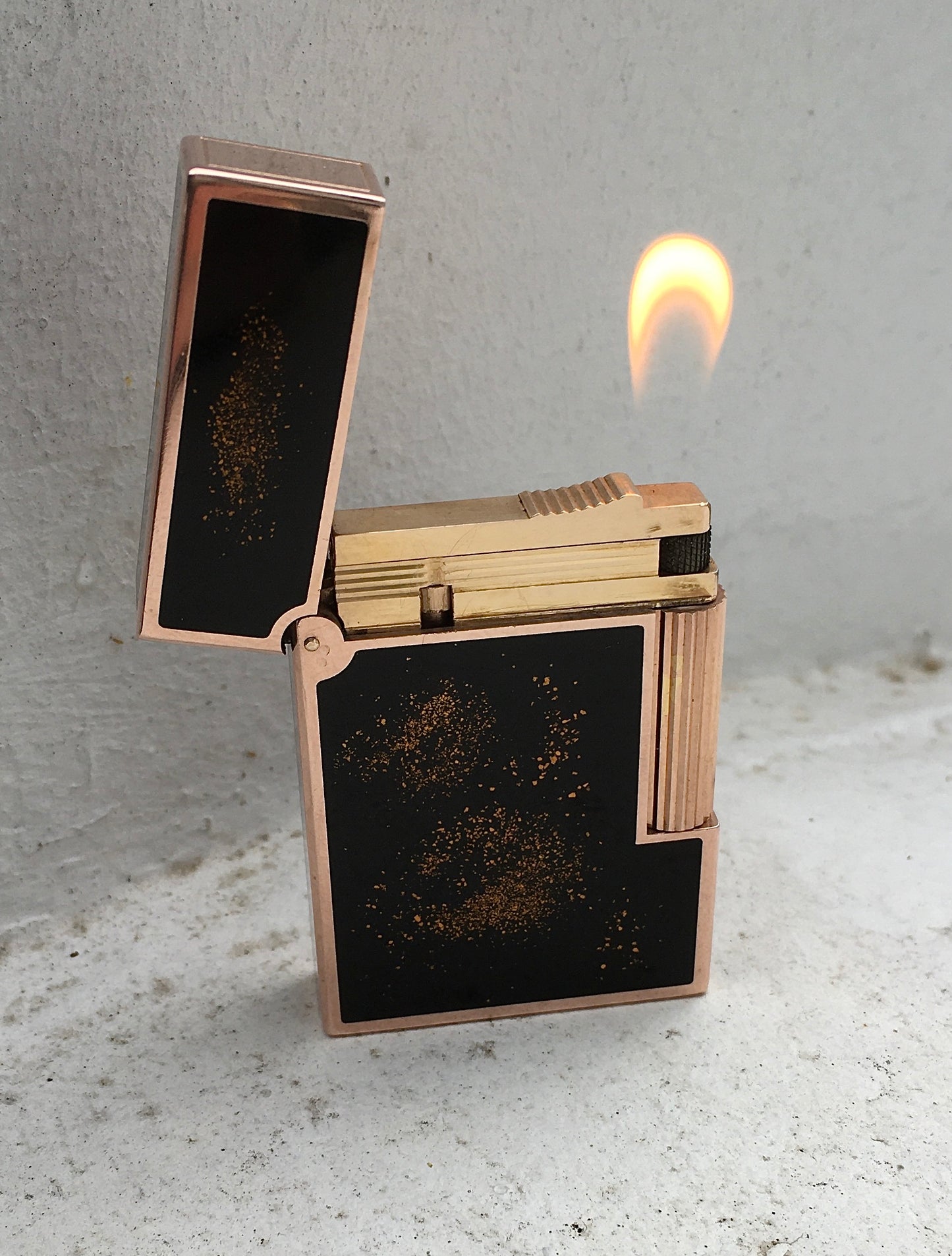 Vintage 1970s Gold Dust S.T. Dupont Ligne 2