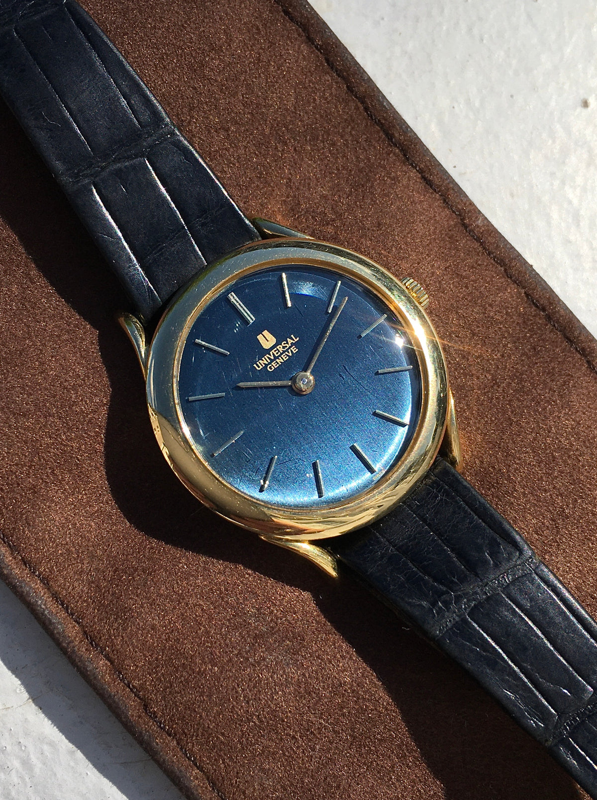 Vintage 1970s 18k Universal Genève