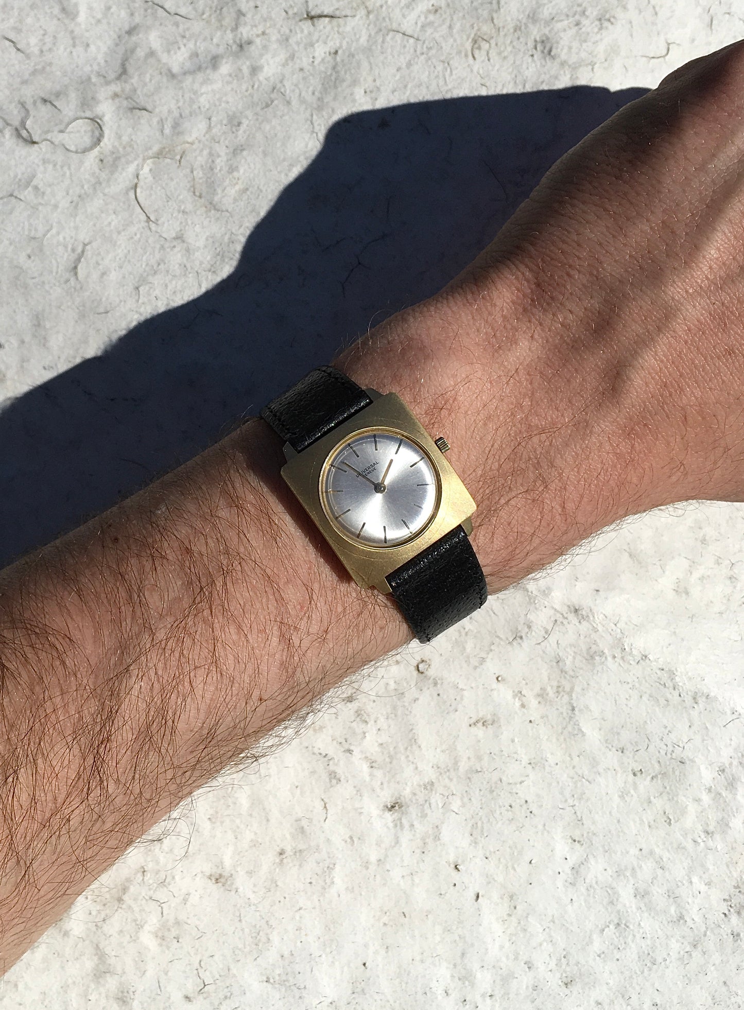 Vintage 1960s 18k Universal Genève