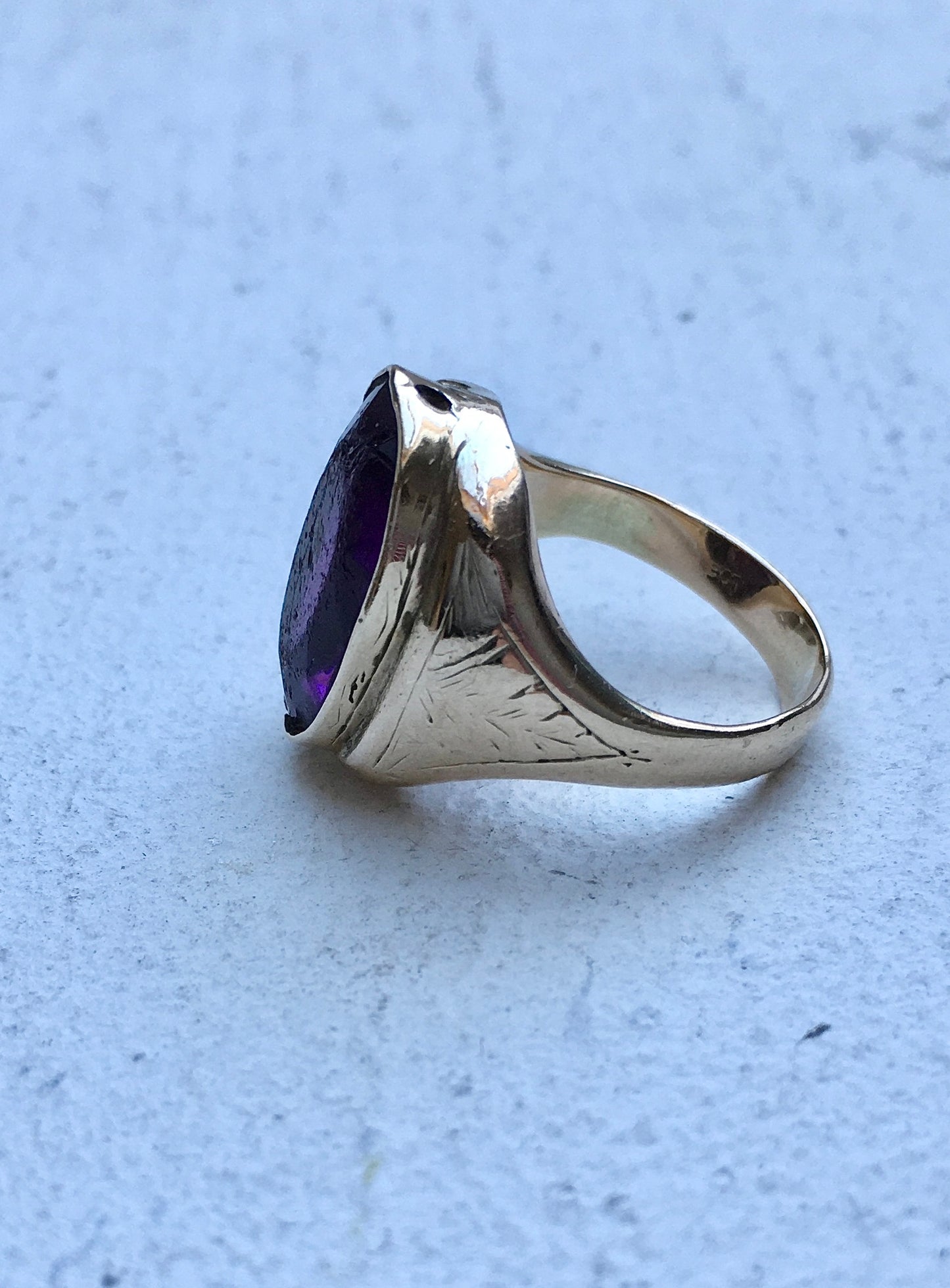 Vintage 9ct Gold x Amethyst Ring