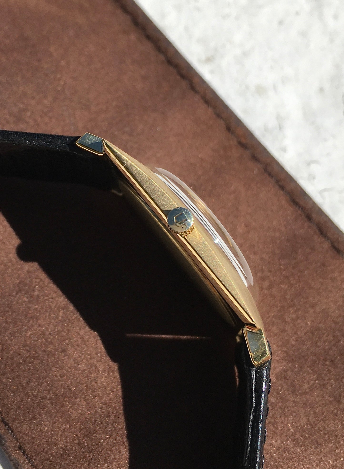 Vintage 1960s 18k Universal Genève