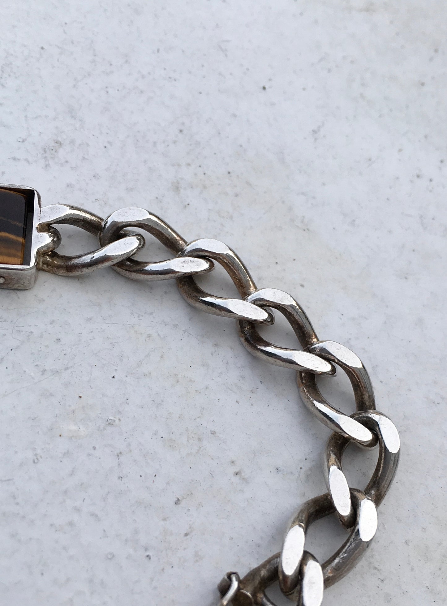 1970s Tiger’s Eye Curb