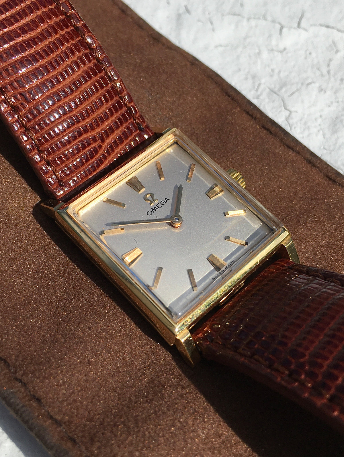 Vintage 1960s 18k Omega