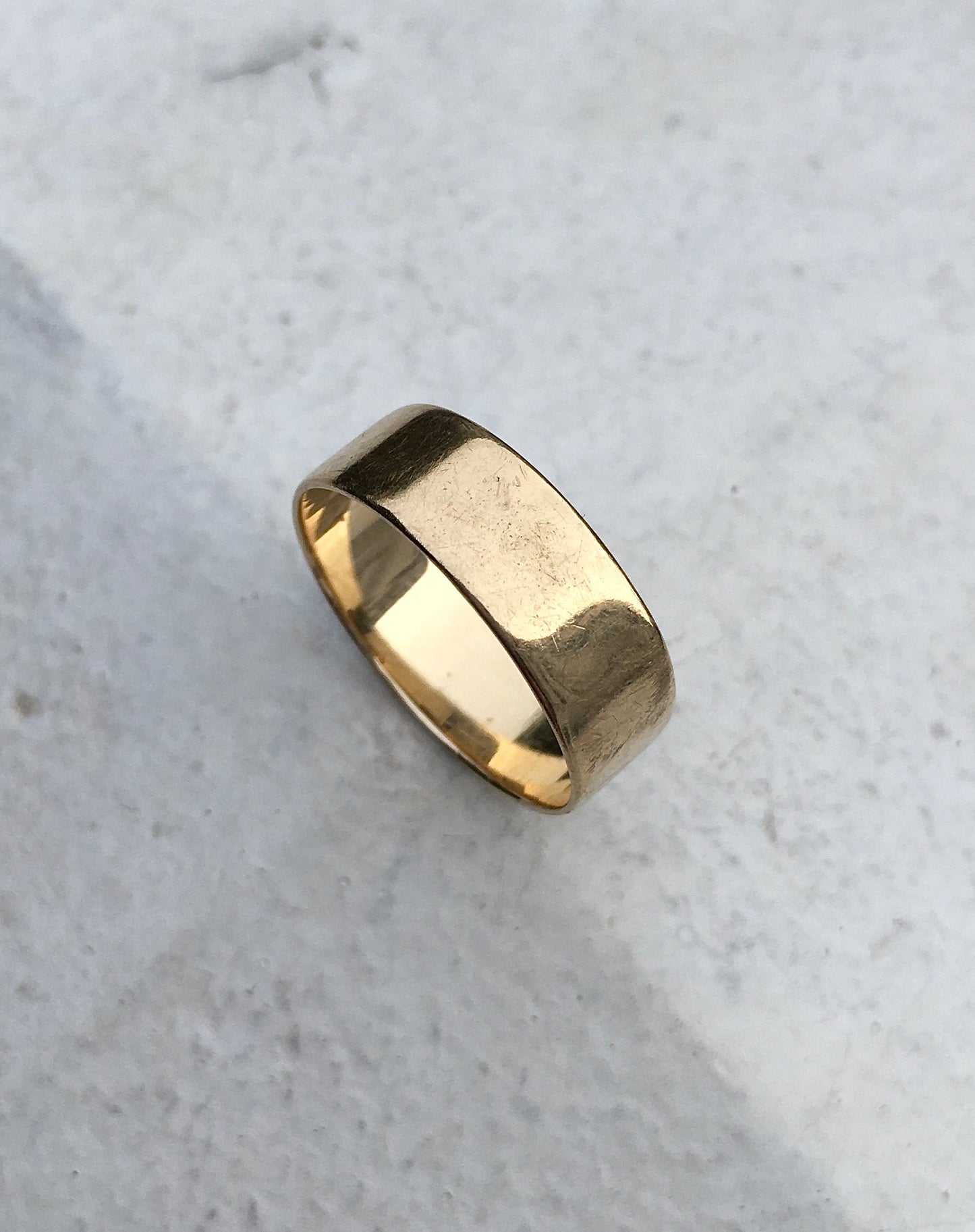 Vintage 1960s 9ct Gold Band