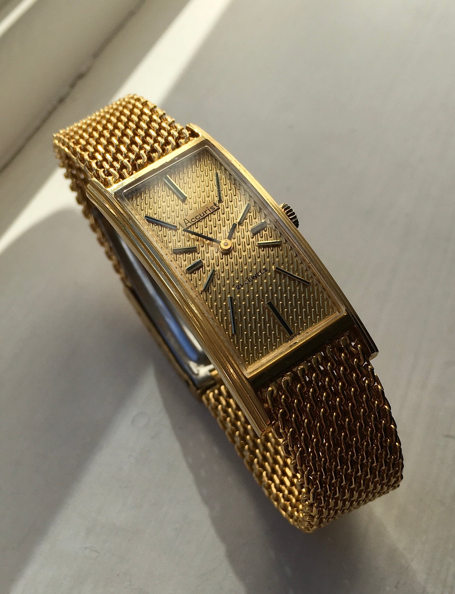 Vintage 1970s Golden Accurist