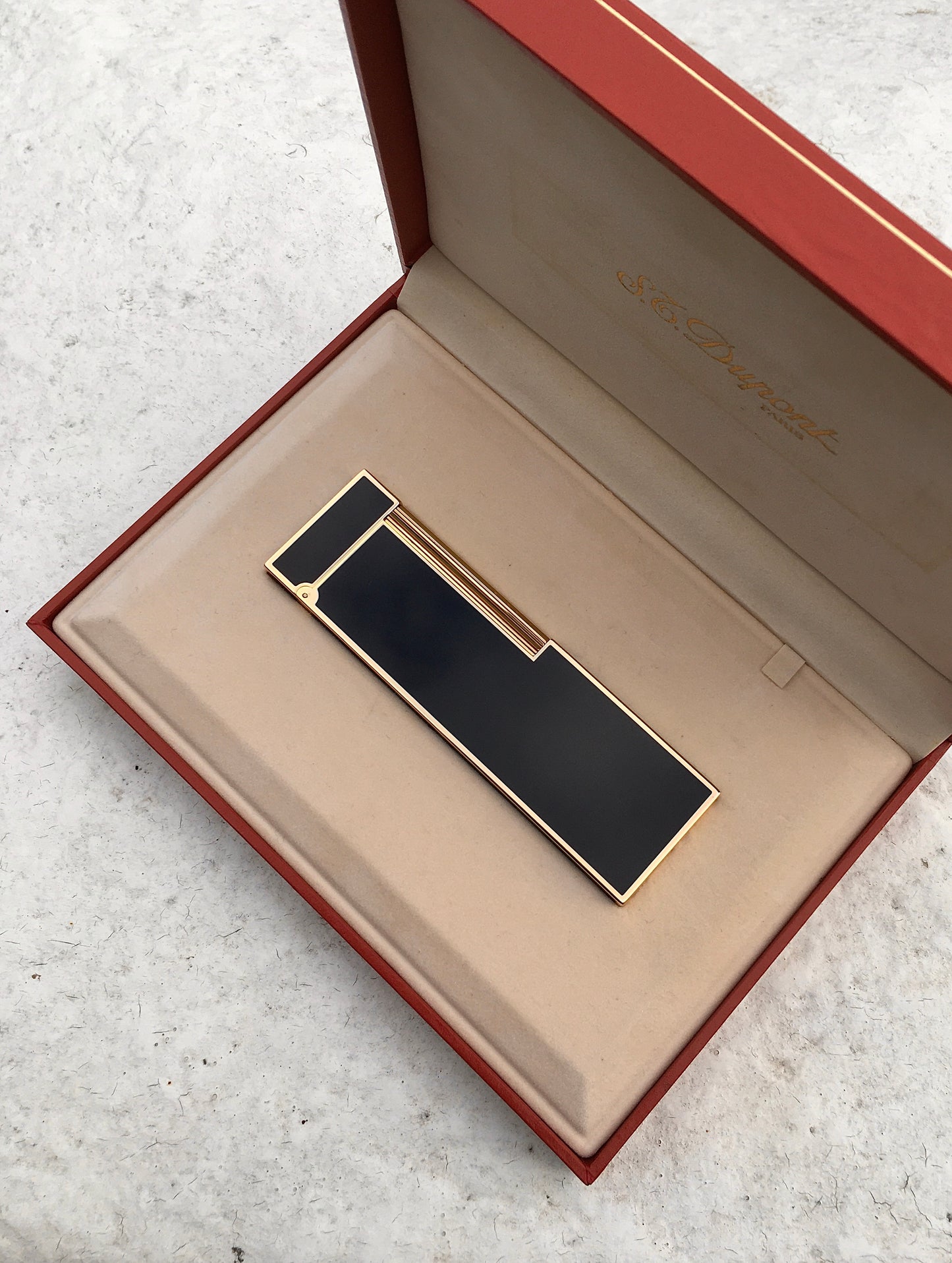 1980s S.T. Dupont Table Lighter