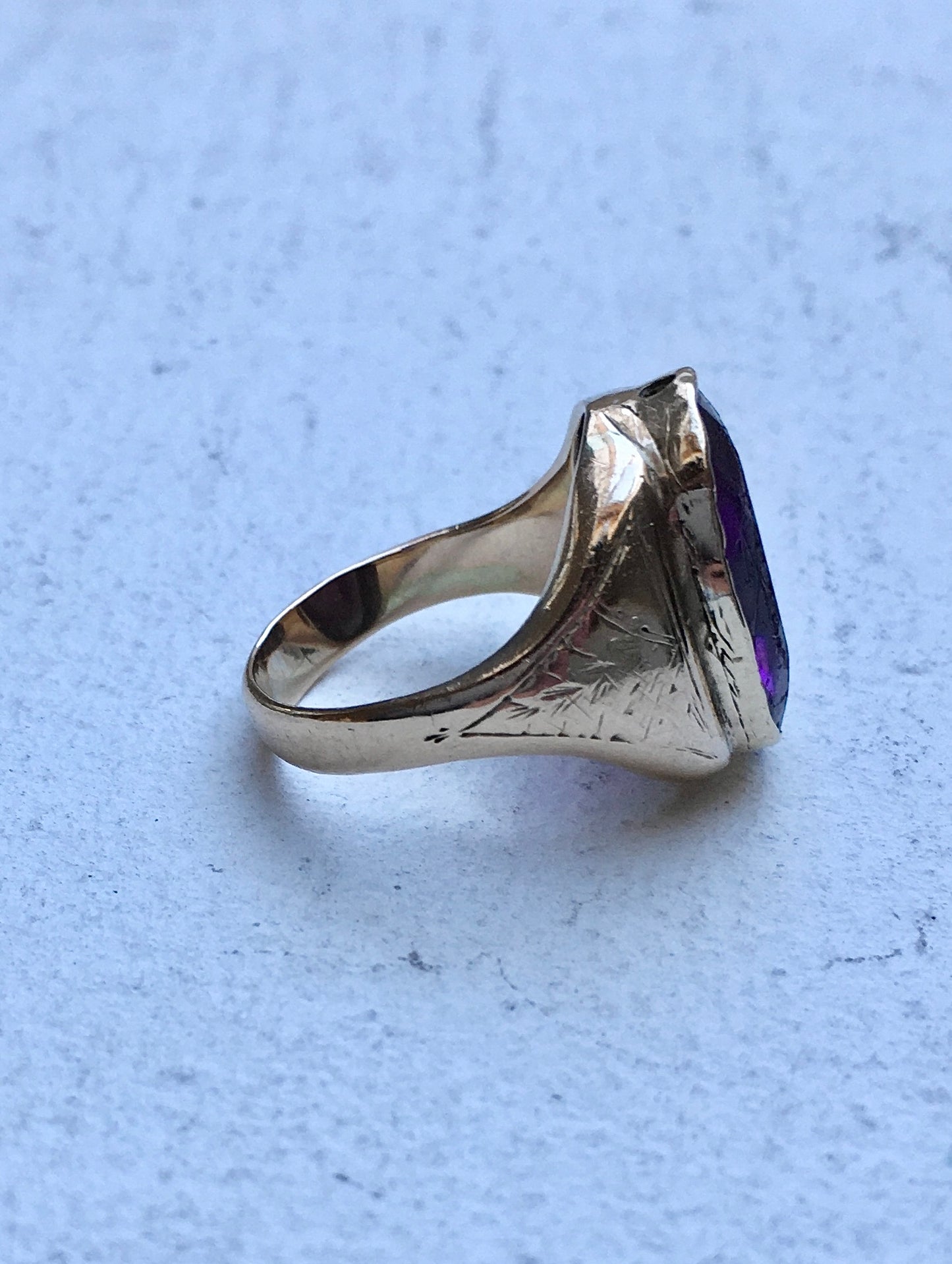 Vintage 9ct Gold x Amethyst Ring