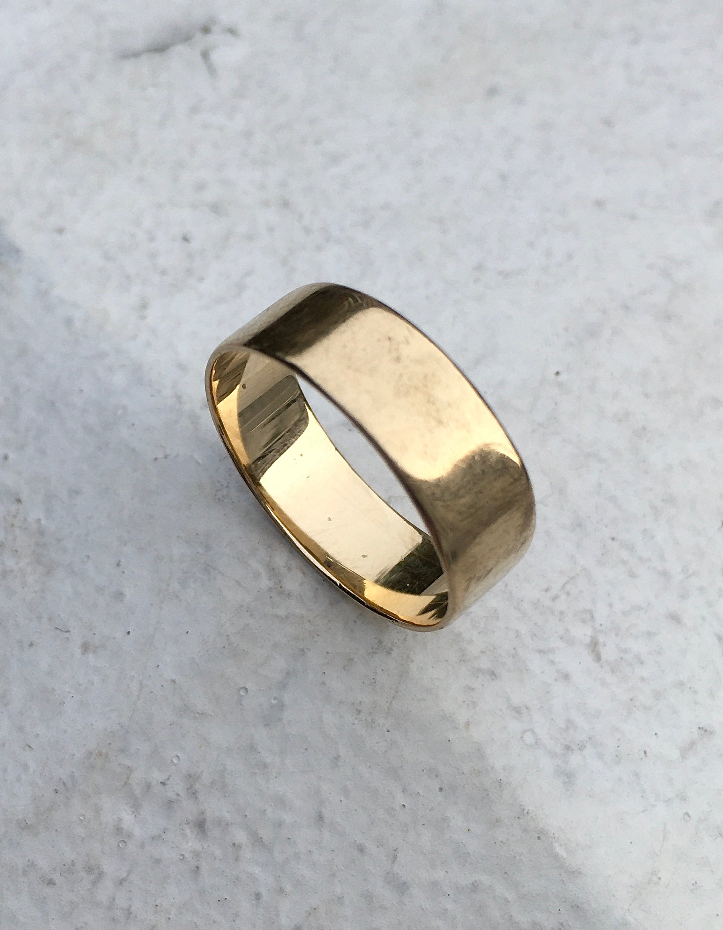Vintage 1960s 9ct Gold Band