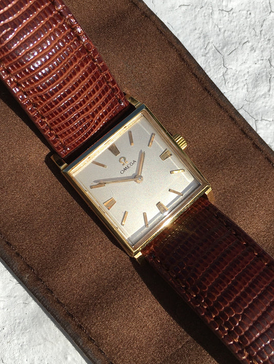 Vintage 1960s 18k Omega