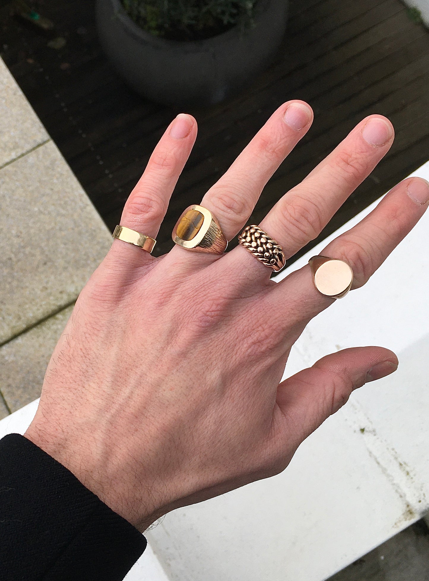 Vintage 1960s 9ct Gold Band